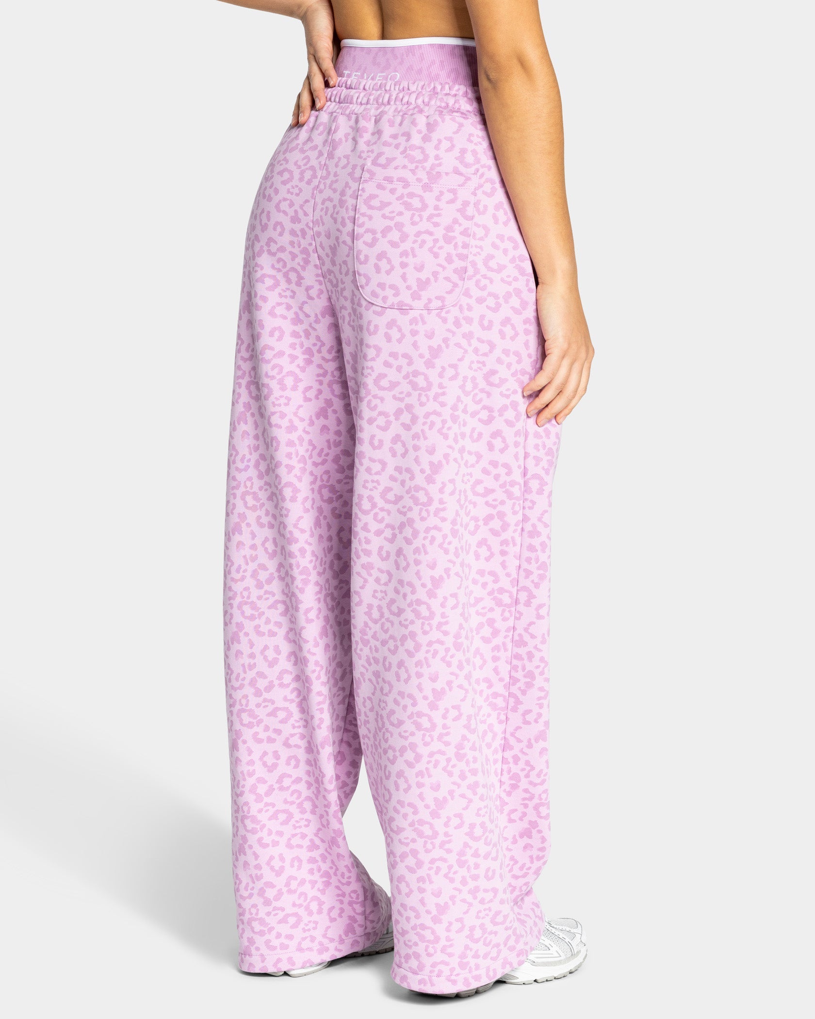 Contrastline Wide Leg Jogger "Leo Orchid"