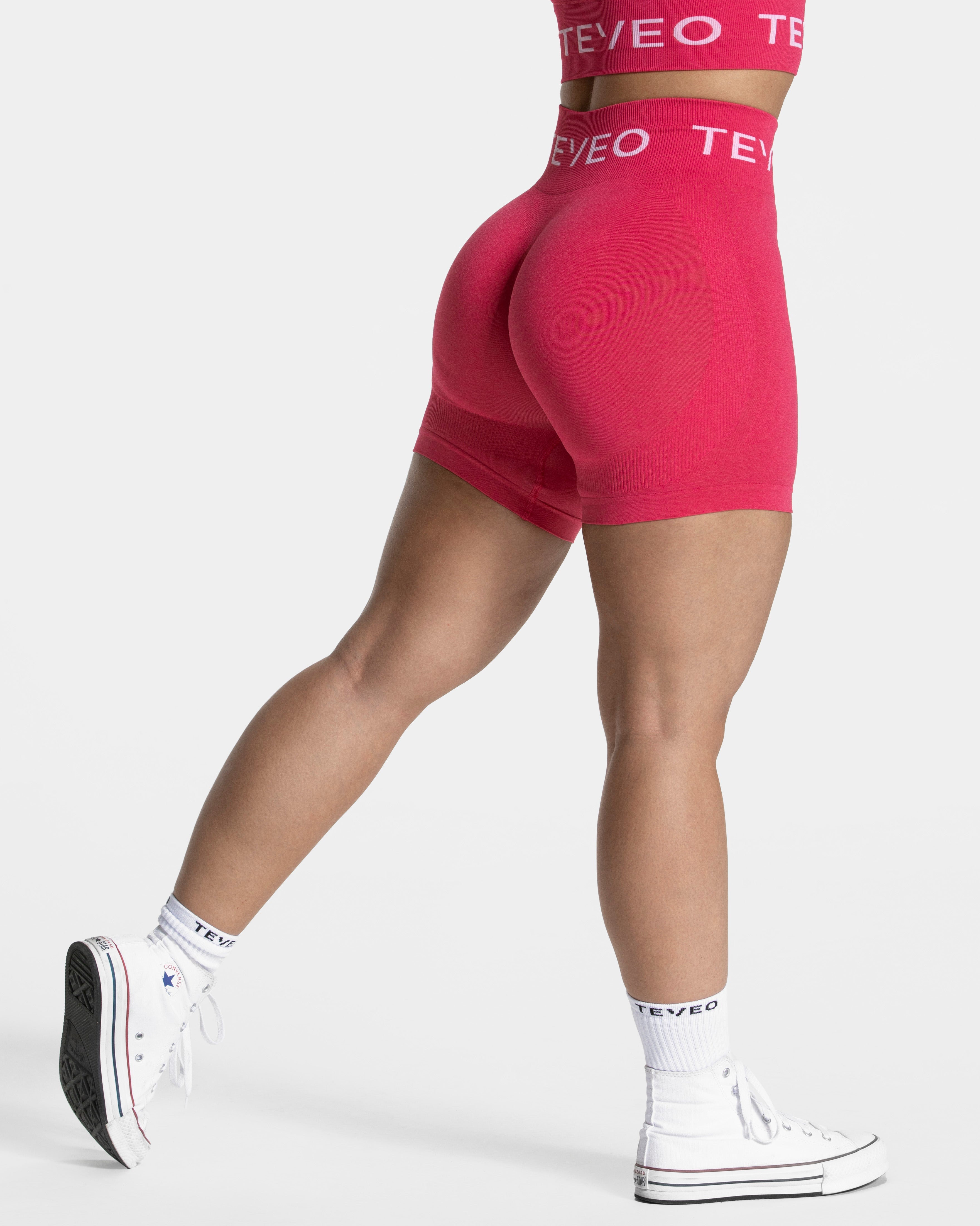 Signature Scrunch Shorts "Berry"