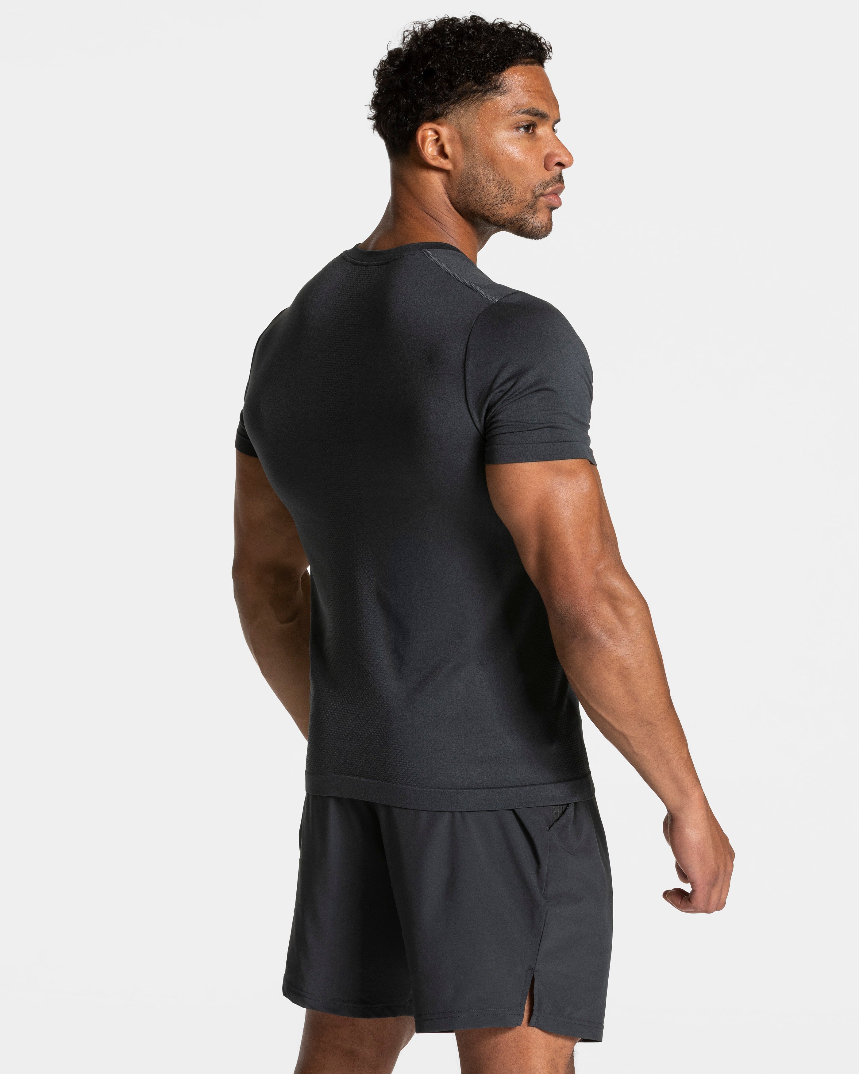 Pace Fitted T-Shirt "Gunmetal"