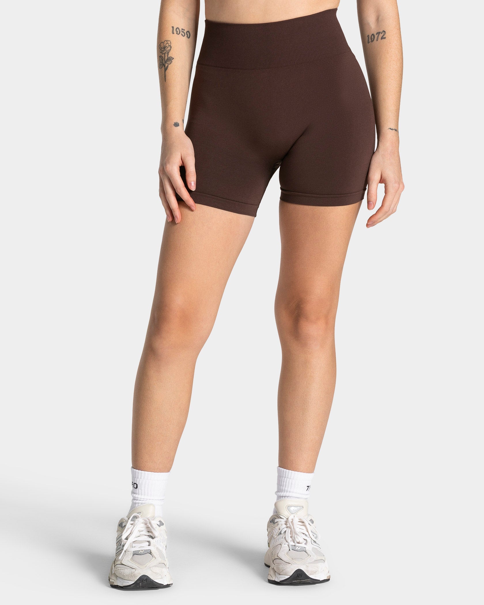 Timeless Pro Covert Scrunch Short "Espresso"